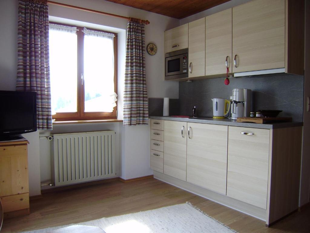 Haus Christl Reit Im Winkl, Kostenloser Parkplatz, 5 Minuten Zum Ortszentrum, Ruhige Lage, Wlan Bilik gambar
